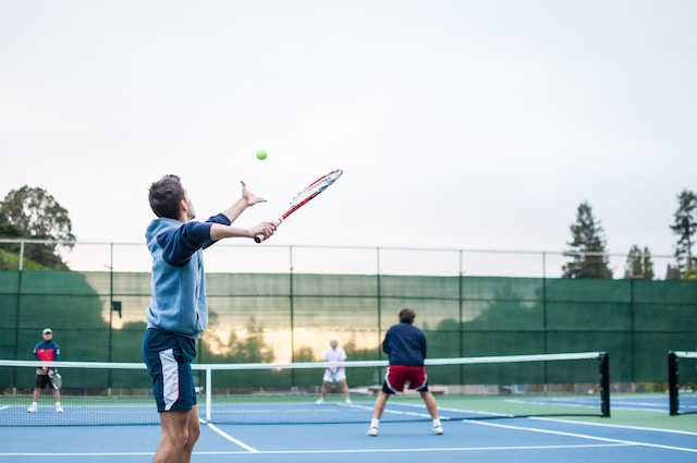 tennis health benefits by playing tennis
